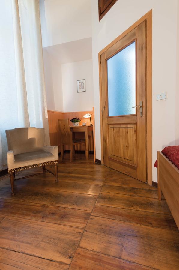 Foresteria Valdese Hotel Torre Pellice Eksteriør billede